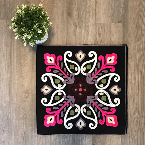 CUSHION COVERS (set 4 covers) - Picture 2 of 4